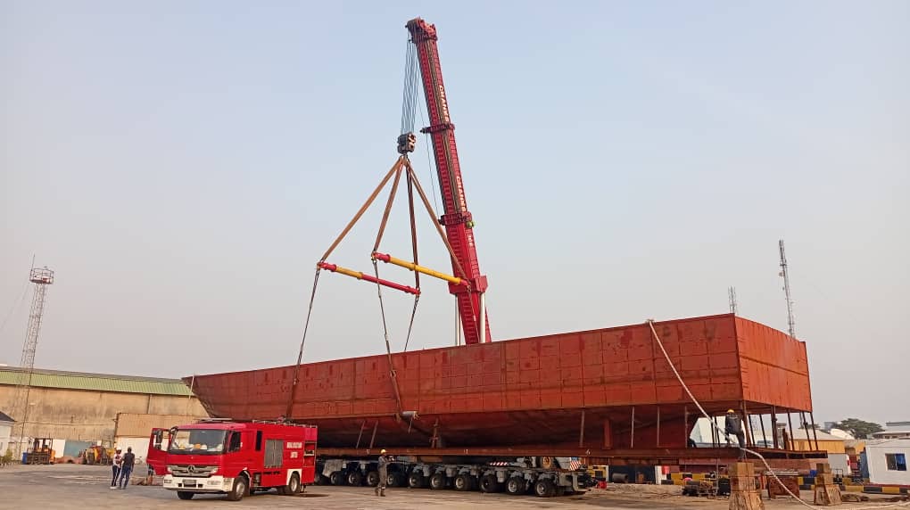 JACKING & SKIDDING OF VESSLE HULL FOR TRANSPORTATION AND LAUNCHING